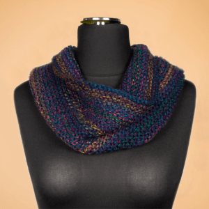 Handgemachter Schlauch-Schal (dunkel-bunt)